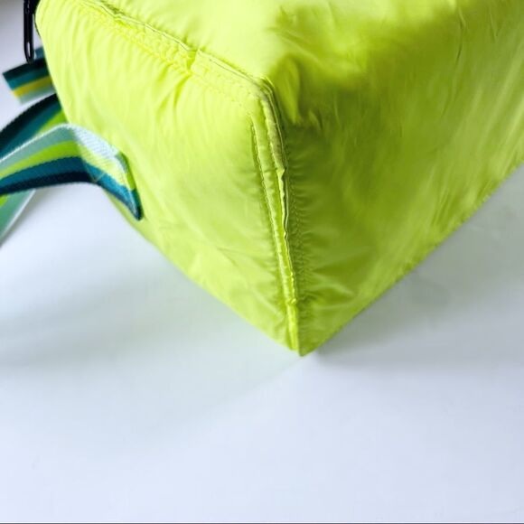 PINK Victoria’s Secret logo neon lunch bag - Picture 4 of 6